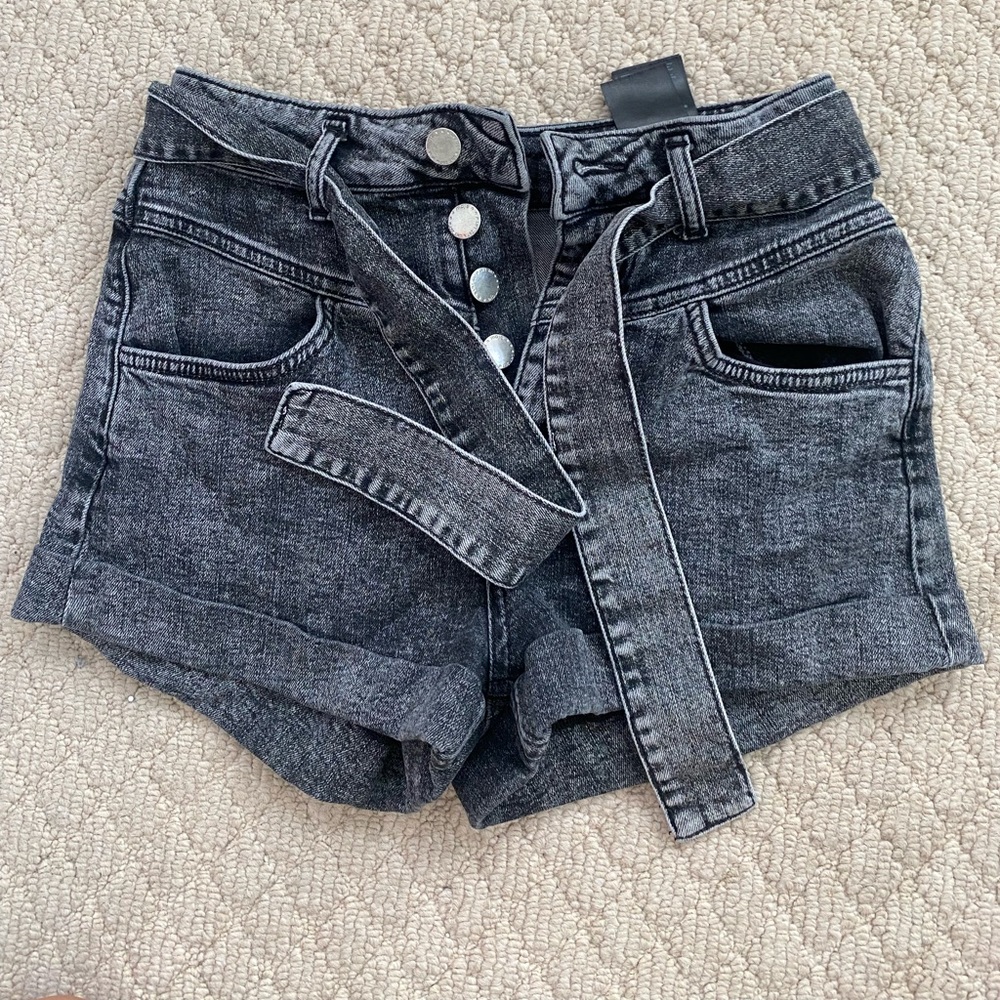 SOLD‼️Maje Shorts | Womens Belted faded shorts in size 36/small
